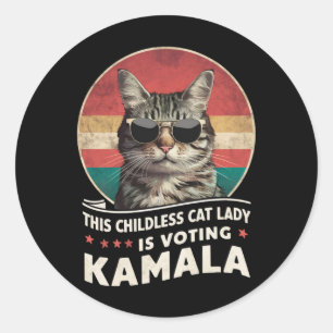 Deze kinderloze kattenvrouw stemt op Kamala Ronde Sticker