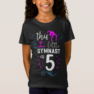 Deze kleine gymnast is 5 meisjes die de volgende d t-shirt