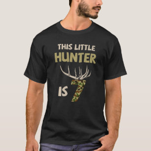 Deze kleine jager is 7 jaar oud Kinderen van 12 ja T-shirt