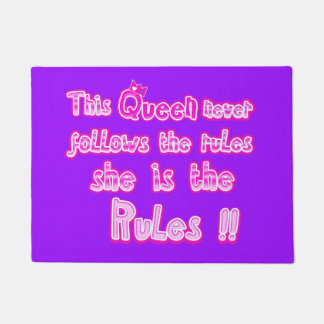 Deze koningin volgt nooit de paarse regels deurmat