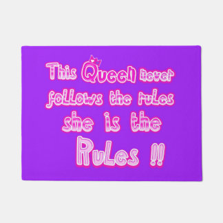 Deze koningin volgt nooit de paarse regels deurmat