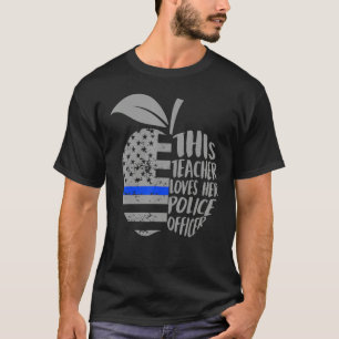 Deze leraar houdt van haar politiefunctionaris. t-shirt