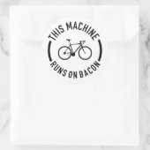 Deze machine draait op Bacon Ronde Sticker (Tas)