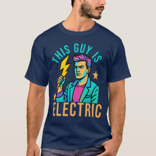 Deze man is een elektrische grappige Punny Lightni T-shirt