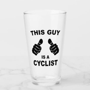 Deze man is een fietser glas
