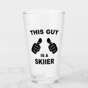 Deze man is een skiier glas