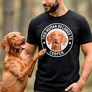 Deze Mens Hoort Bij Hond / Kat Naam, Aangepaste Fo T-shirt