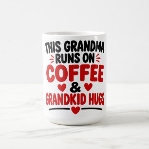 Deze oma draait op koffie en knuffels van haar kle koffiemok
