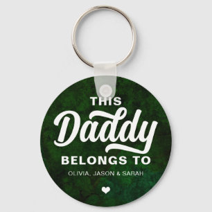 Deze papa behoort tot Vaderdag Emerald Green Sleutelhanger