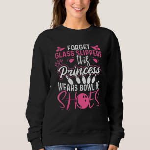 Deze prinses draagt bowlingschoenen voor Bowler Gi Trui
