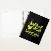 Deze softbalmoeder houdt van haar Softball Girls Planner (Display)