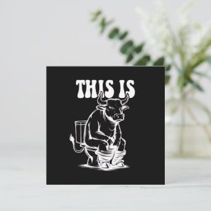 Deze stier zit op een toilet Grappige western Kaart