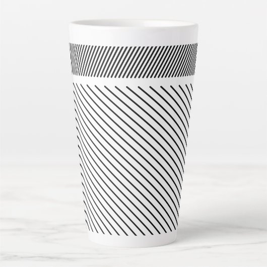Diagonaal ritme in zwart en wit latte mok (Voorkant)