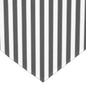 Diagonal black and white stripes  pattern korte tafelloper (Hoek)