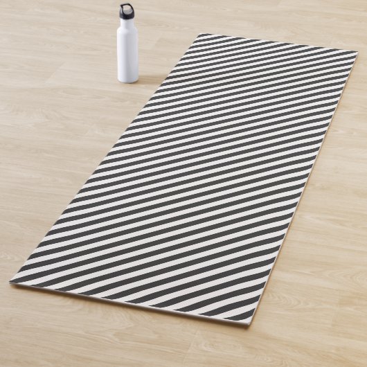 Diagonal black and white stripes  pattern yogamat (In situ)