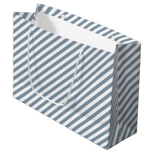 Diagonal blue and white stripes pattern groot cadeauzakje (Voorkant Gekanteld)