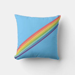 Diagonale regenboogstrepen kussen