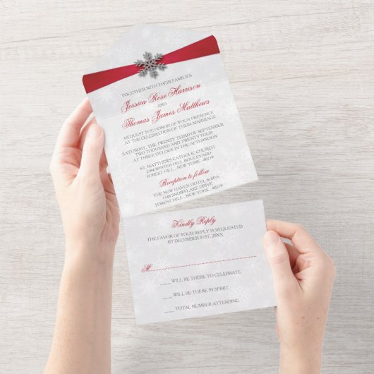 Diamante Snowflake en Red Ribbon Winter Wedding All In One Uitnodiging (Afscheurbaar)