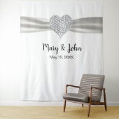 Diamond Heart White Ribbon Wedding Backdrop Wandkleed (In situ)
