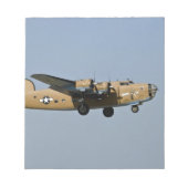 Diamond Lil B-24 Bomber, landend in Oshkosh, Notitieblok (Voorkant)