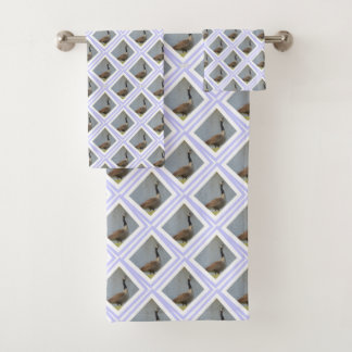 Diamond Shaped goose by Pond Bath Towel Set Bad Handdoek
