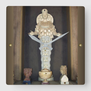 Diana of Ephesus Vierkante Klok