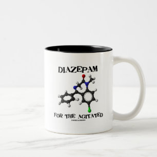 Diazepam voor geagiteerd (chemisch molecuul) tweekleurige koffiemok