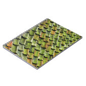 Dichte foto van het groene dakje notitieboek (Linkerzijde)