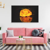 Die gelbe Rose Canvas Afdruk (Insitu (Woonkamer))