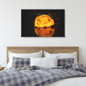 Die gelbe Rose Canvas Afdruk (Insitu (Slaapkamer))