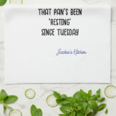 Die pan is sinds dinsdag ‘aan het rusten’ grappig theedoek (Gevouwen)