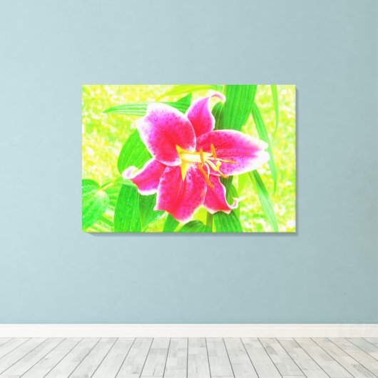  Diep Roze Stargazer Lily op Lime Green Canvas Afdruk (Insitu (Houten vloer))