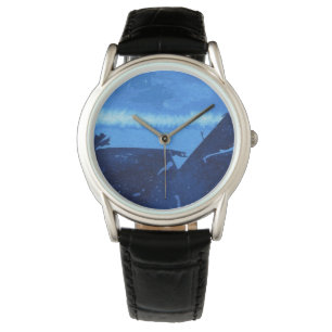 Diepblauw water, onderzeese loopgraven en blauwe r horloge