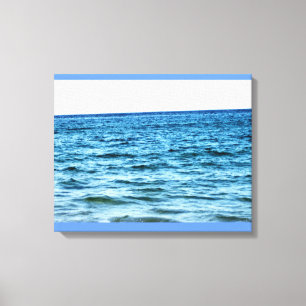 Diepe Blauwe Golven Rijzen Naar Witte Lucht Canvas Afdruk