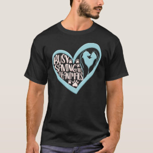 Dierenarts Vet Tech bezig met het redden van alle T-shirt