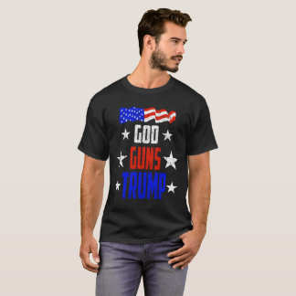 Dieu, armes à feu et T-shirt d'atout pour l'appui