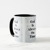 Dieu Est Toujours À Temps Mug À Deux Tons (Devant gauche)