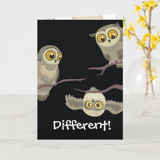 Différent ! Carte de voeux Upside Down Owl (Fleur jaune)