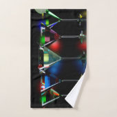 Différents cocktails dans des lunettes à martini é (Serviette à main)