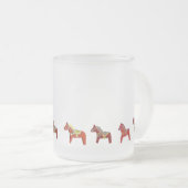 Différents Dalas rouges Mug (Devant droit)