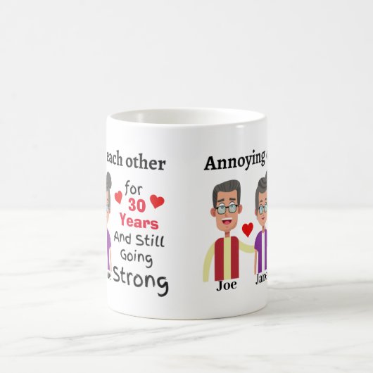 Difficulté l'une envers l'autre tasse de café (Centre)
