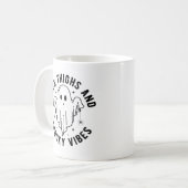 "Dikke dijen en griezelige vibes" Koffiemok (Voorkant links)