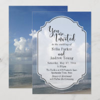 Dikke wolken boven strandfoto met badge Huwelijk 3