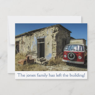 Dilapided House en Van Moving Announcement Aankondiging