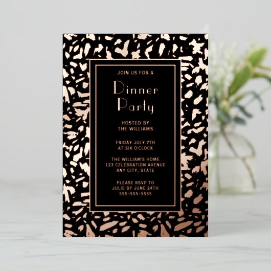 Dîner Invitation Artiste Noir Élégant Rose (Debout devant)