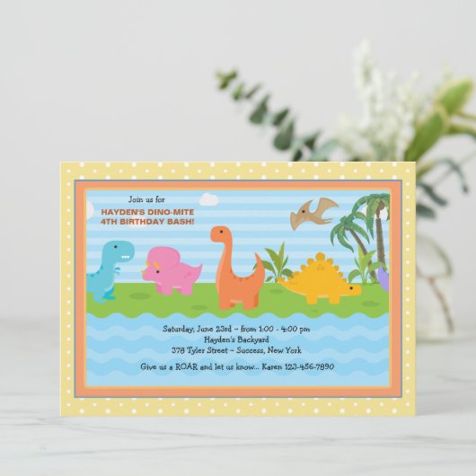Dino-Mite Buddies Dinosaur Invitation (Debout devant)