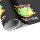 Dino-smore Funny Dinosaur Smore Pun Dark BG Cadeaupapier (Rol Hoek)