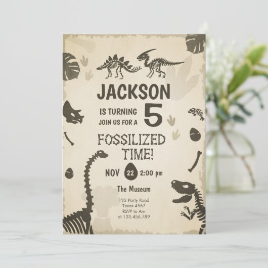 Dinosaur Party Boy Fossil Dino Graaf Verjaardag Kaart (Staand voorkant)