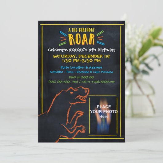 Dinosaur Thème Anniversaire Invitation (Debout devant)