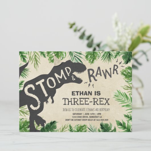 Dinosaur Three-Rex Birthday Invitation Boy Dino Kaart (Staand voorkant)